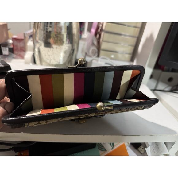 Coach Legacy Kisslock Stripe Wallet Turn Lock - Picture 4 of 8